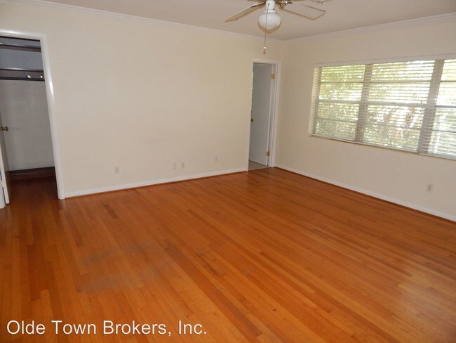 Building Photo - 518 S Hampton Ave