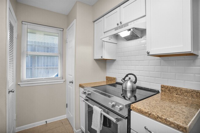 Foto del edificio - 4006 Blalock Rd
