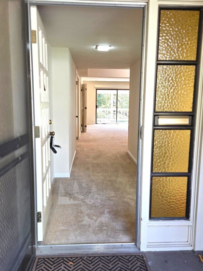 Foto del edificio - An active 55+ luxury gated community in the Evergreen Hills of Silicon Valley