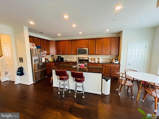 Building Photo - 42699 Wardlaw Terrace