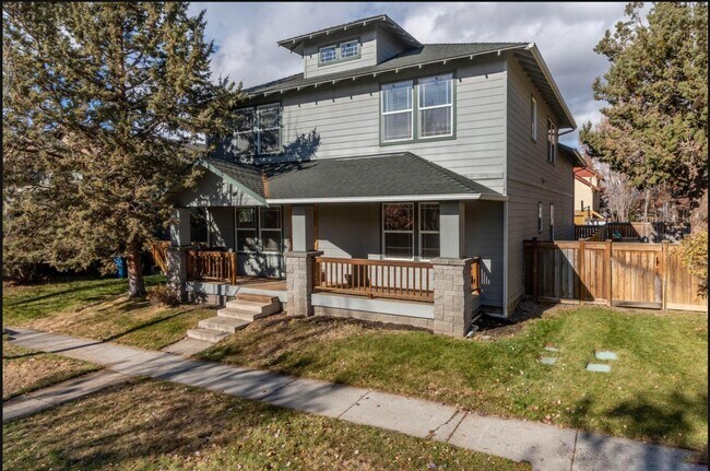 Building Photo - 21328 Oakview Dr