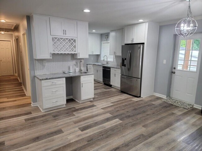 Foto del edificio - 35 Rockmart Dr NW