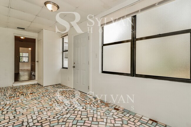 Photo - Cute, Cozy and Comfortable House