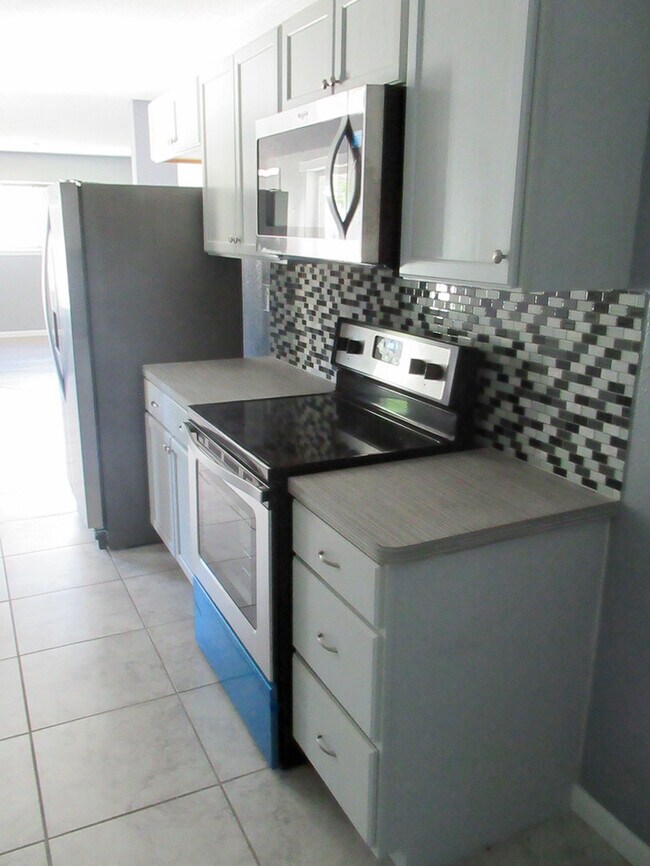 Foto del edificio - COMING SOON!