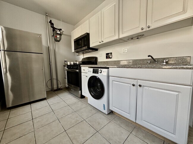 Building Photo - 400 Fort Washington Ave