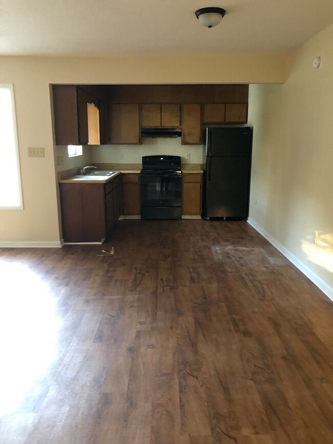 Building Photo - Duplex