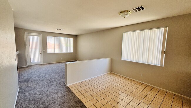 Foto del edificio - 10660 Windrose Point Ave