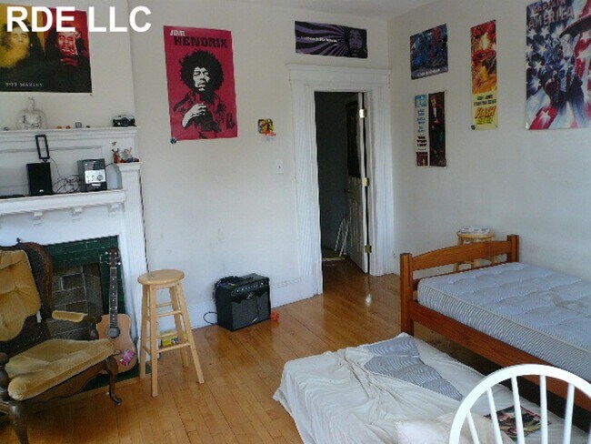 Foto del edificio - 1-bed split (can be 2 bedrooms with no liv...