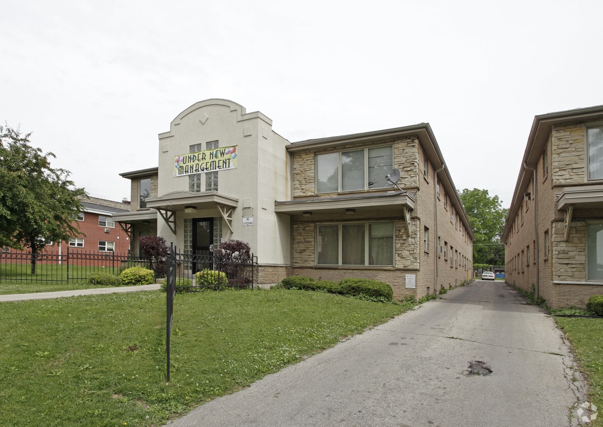Primary Photo - 2936 W Wells St