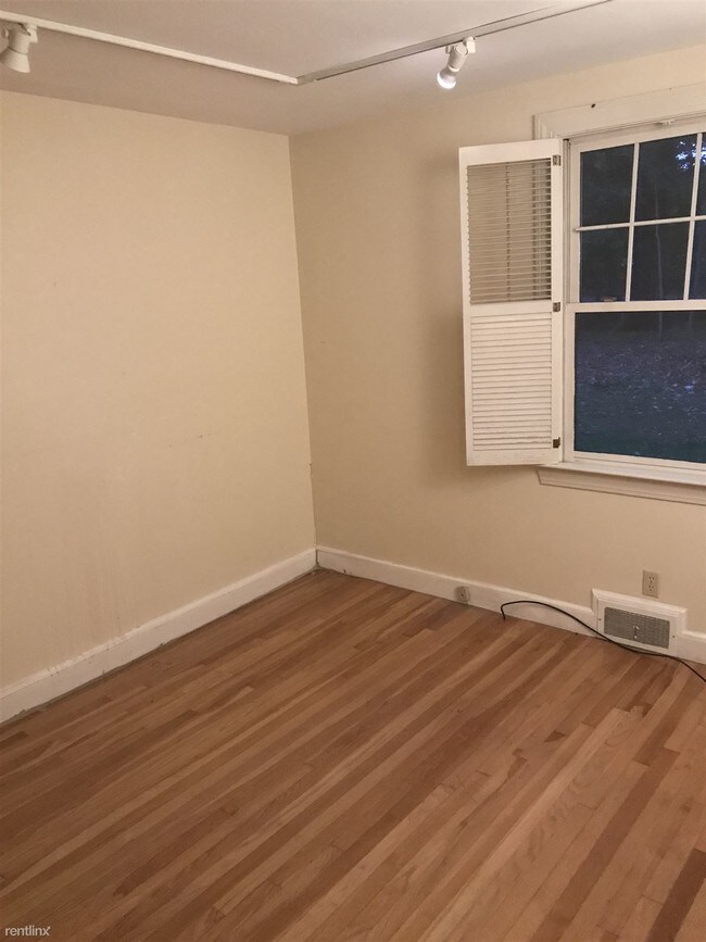 Building Photo - 2 br, 1 bath House - 34 Strawberry Hill St