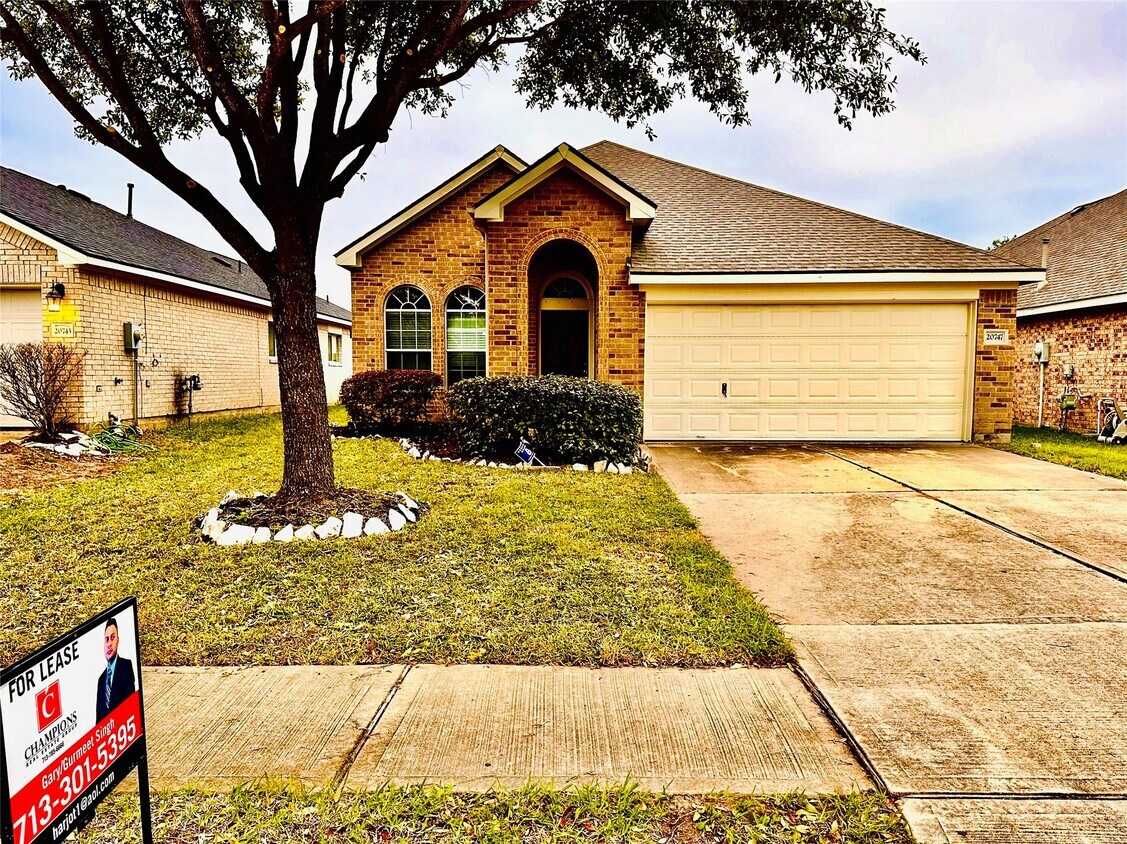 Primary Photo - 20747 Pine Rain Ct
