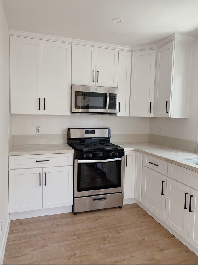 Cocina completamente nueva - 1154 Cypress Ave