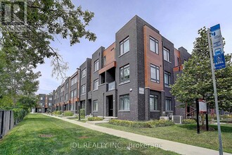 Building Photo - 370D Red Maple Rd
