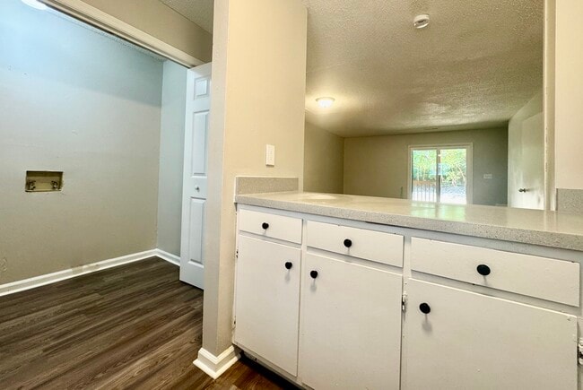 Building Photo - 4963 Brighton Ln