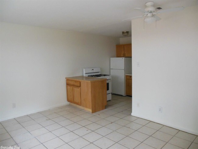 Building Photo - 415 W 18th St