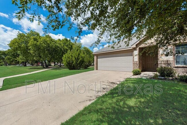Building Photo - 1301 Villa Paloma Blvd