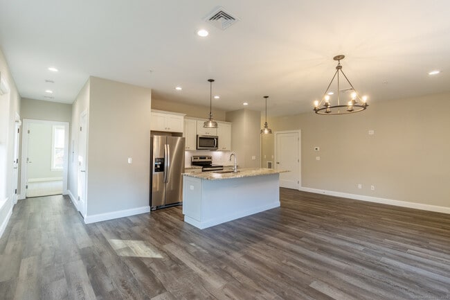 Foto del edificio - 500 Edgewater Cir