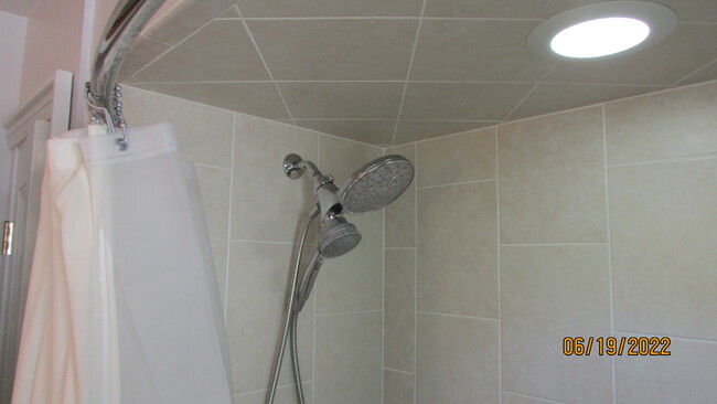 Shower - 3334 S 46th St