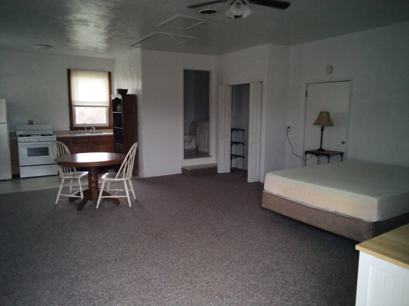 107 Lakeview Dr Unit Effiniency, Blairsville, PA 15717 Condo for Rent