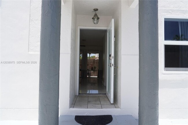 Building Photo - 9132 SW 148th Ct