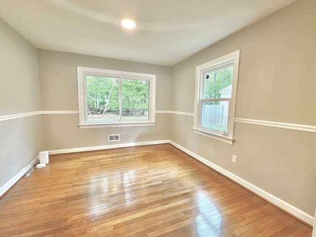 Building Photo - SINGLE FAMILY HOME.