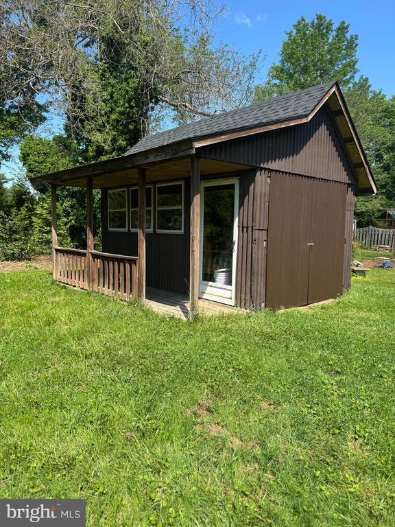 Foto del edificio - 7209 Popkins Farm Rd