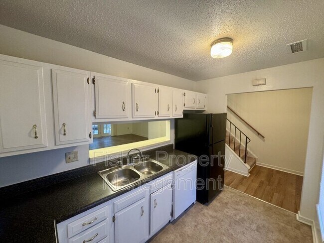 Building Photo - 403 Hickorywood Cir