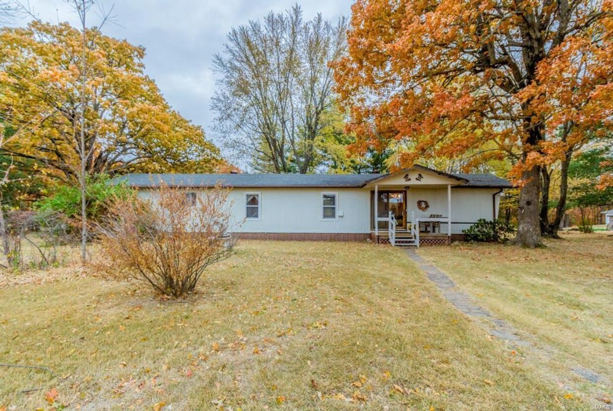 Primary Photo - 2 bedroom 1 bathroom mobile home for rent