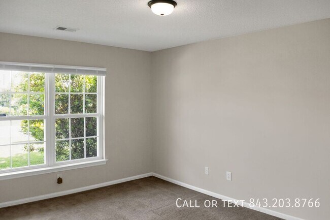 Foto del edificio - 4015 Broken Arrow Dr