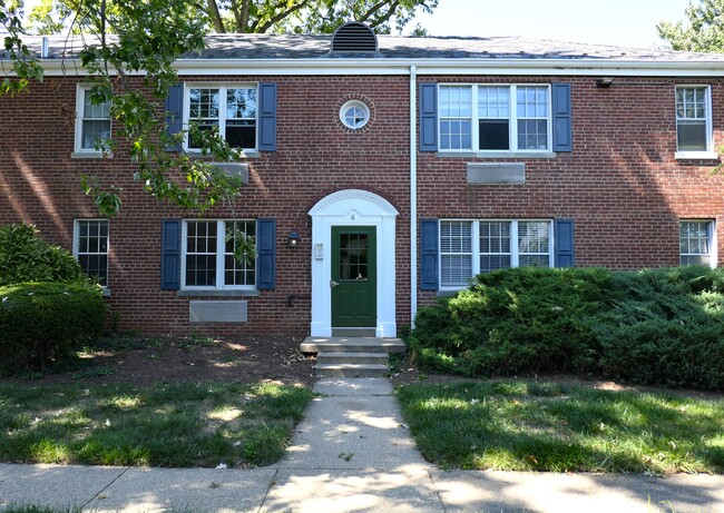 Building Photo - 6 Auburn Ct