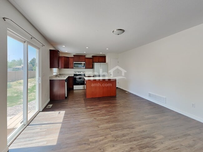 Foto del edificio - 2496 Sierra Springs Dr