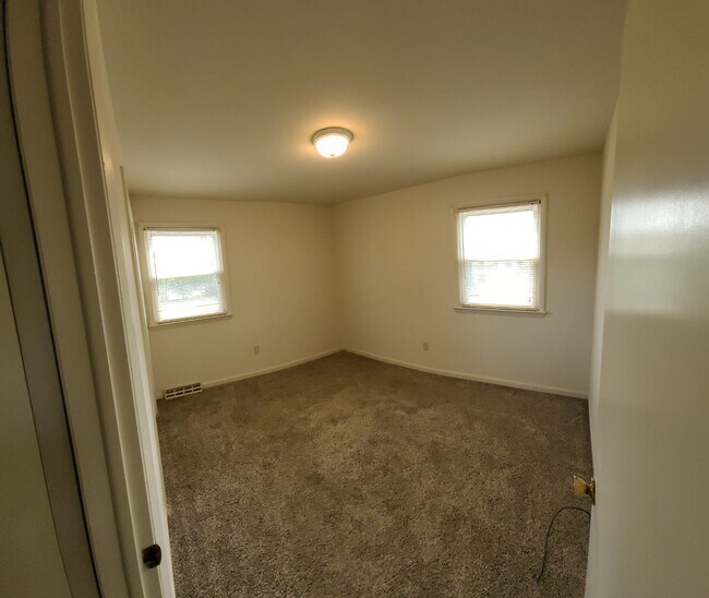 Building Photo - 1138 Shuford Ave