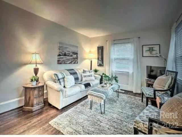 Building Photo - 1410 Mockingbird Ln