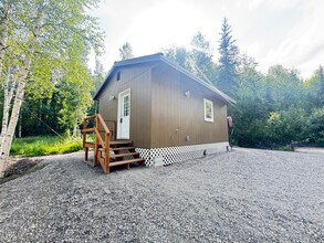 Building Photo - 815 Duckwood Ct
