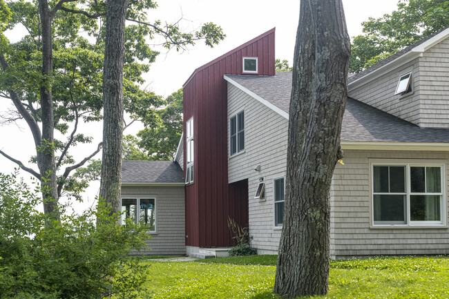 Building Photo - 51 Old Mill Rd