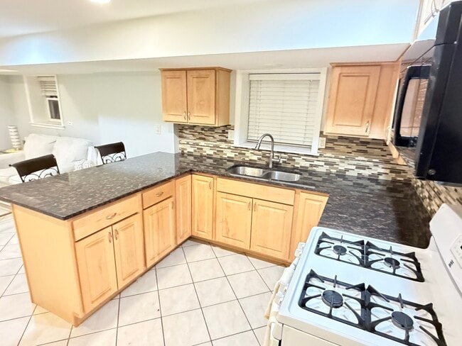 Foto del edificio - 2326 N Kostner Ave