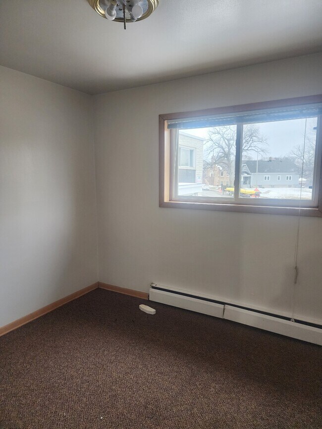 Building Photo - 6521
