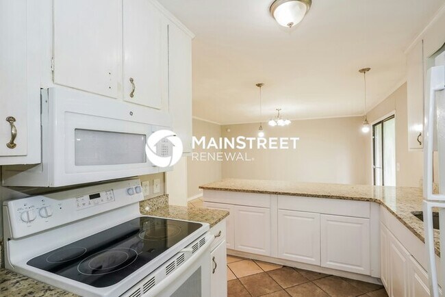 Foto del edificio - 3 Bedroom Pet-Friendly Home in HENDERSONVILLE, TN with Main Street Renewal
