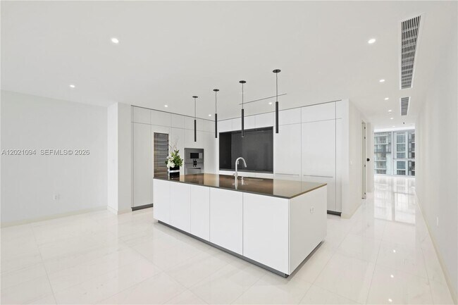 Building Photo - 300 Biscayne Blvd Way