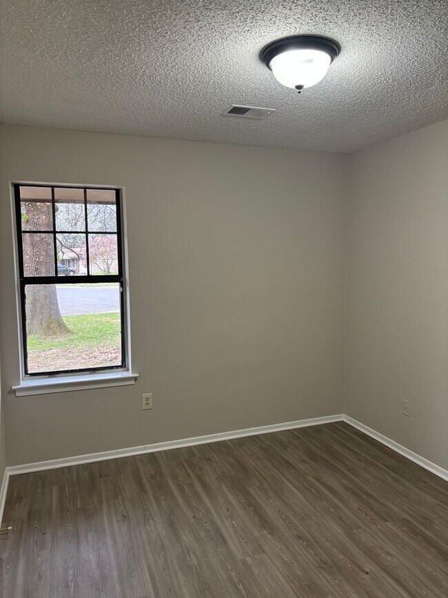 Building Photo - 5840 Gray Cove Horn Lake, MS 38637
