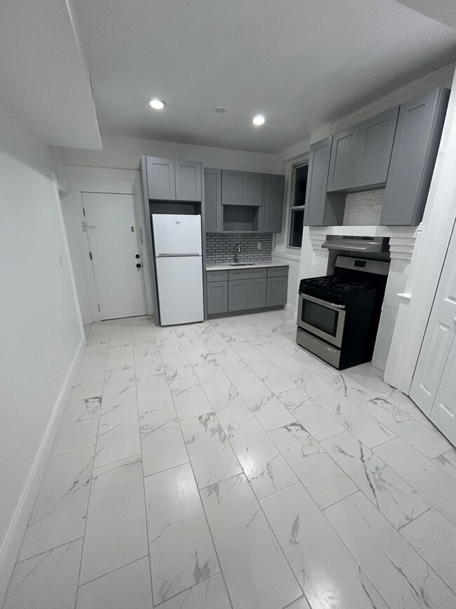 Kitchen - 8 Elm St