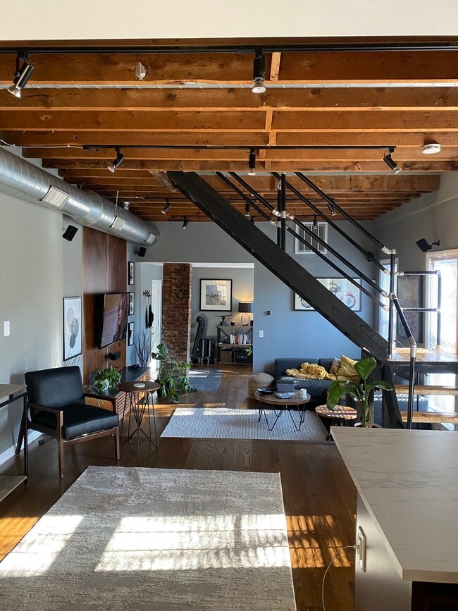 Building Photo - 66 Rawson St