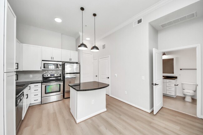 Building Photo - 6363 San Felipe St