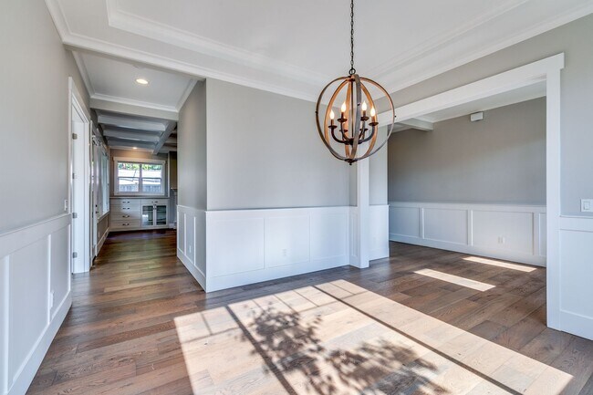 Building Photo - OCTOBER & NOVEMBER RENT FREE w/ 18 MONTH L...