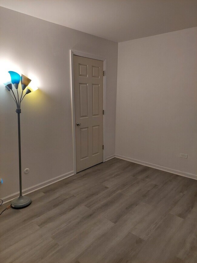 Foto del edificio - 2728 W 87th St