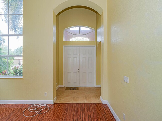 Foto del edificio - 5648 Spanish River Rd