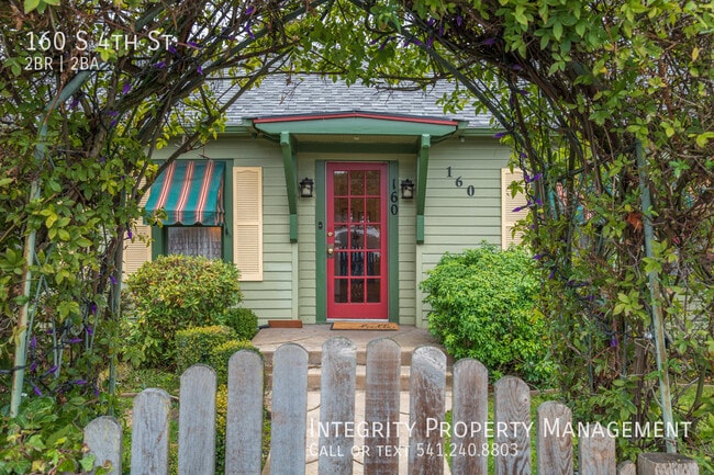 Building Photo - 160 S 4th St