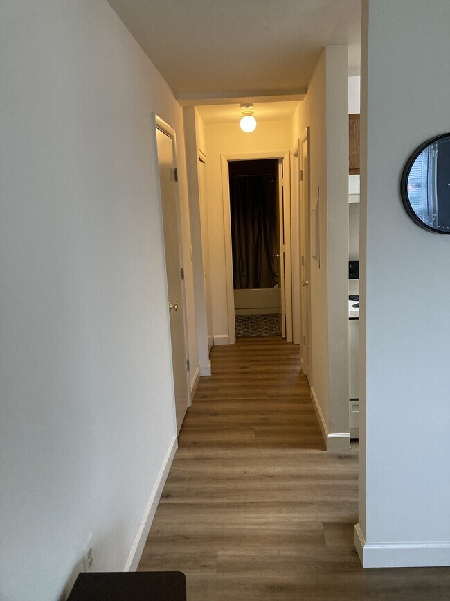 Foto del edificio - Broadway Apartments