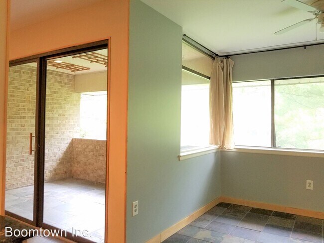 Building Photo - 2 br, 2 bath House - 403 Christopher Ave.,...