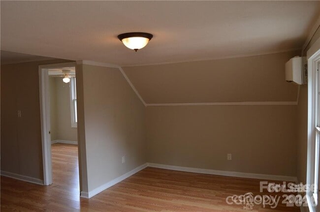 Building Photo - 615 Charlotte Ave